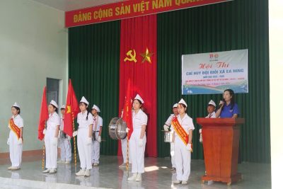 Em Nguyễn Hoàng Hoài Thương học sinh lớp 5A đại diện cho trường TH Nguyễn Huệ tham gia hội thi chỉ huy Đội giỏi xã Ea Ning năm học 2025 – 2026